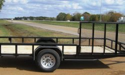 Tiger_77x14_PipeTopWithTailgateAndSideGate_SingleAxle_01